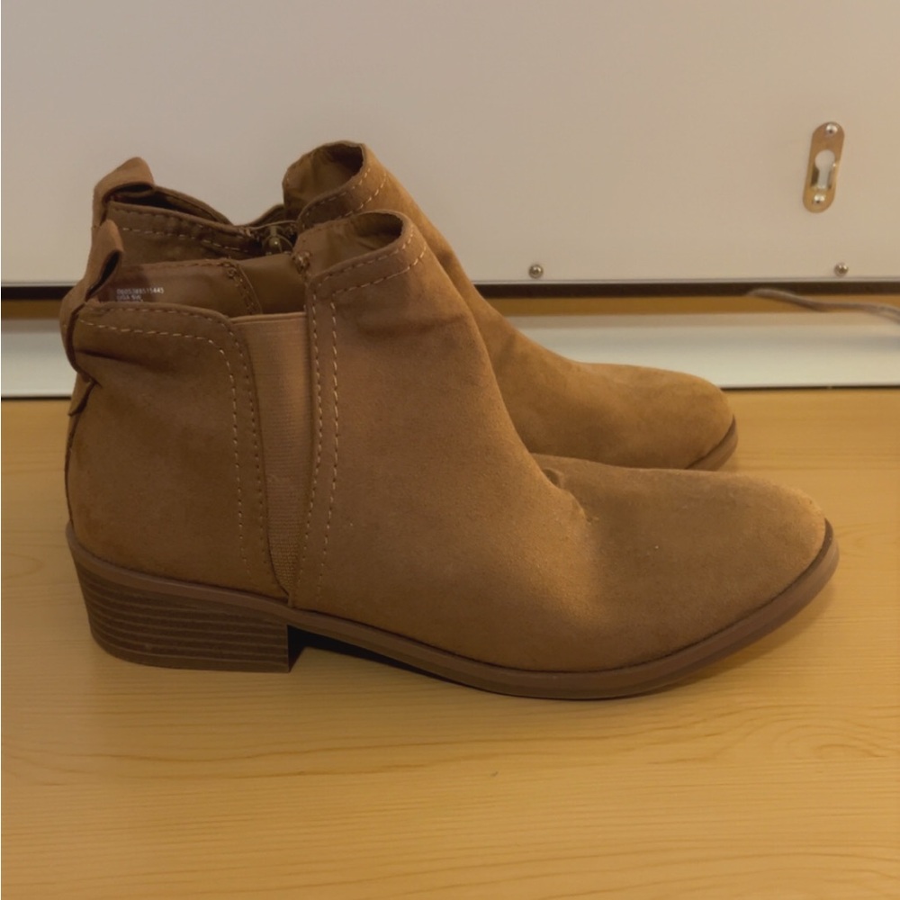 Time and Tru Women's Brown Ankle Booties